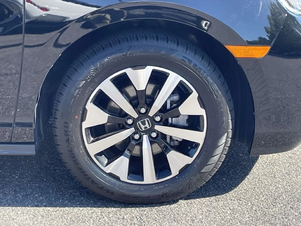 Used 2025  Honda EX-L image 10