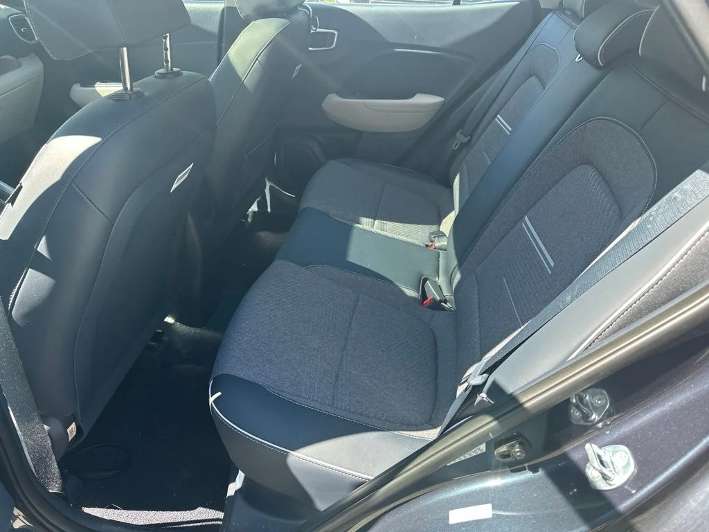 Used 2023 White Hyundai Limited image 6
