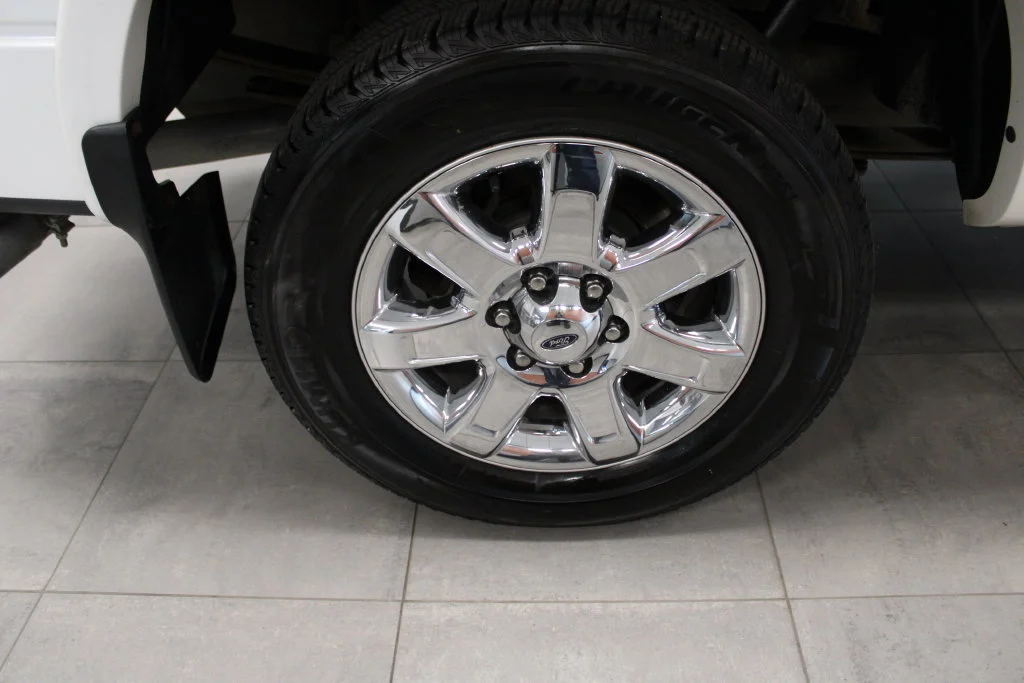 Used 2014 White Platinum Tri-Coat Metallic Ford Lariat image 10
