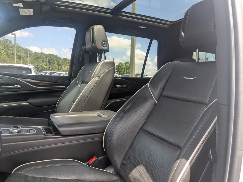 Used 2021 Crystal White Tricoat Cadillac Premium Luxury image 14