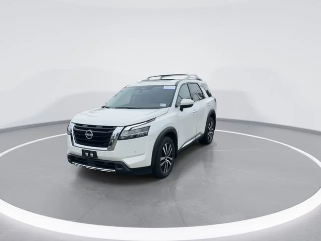 Used 2024 White Nissan Platinum image 2