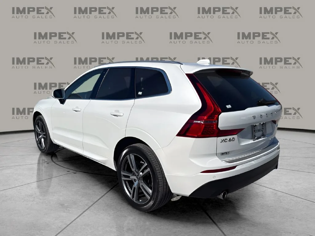Used 2021 White Volvo T5 Momentum image 3