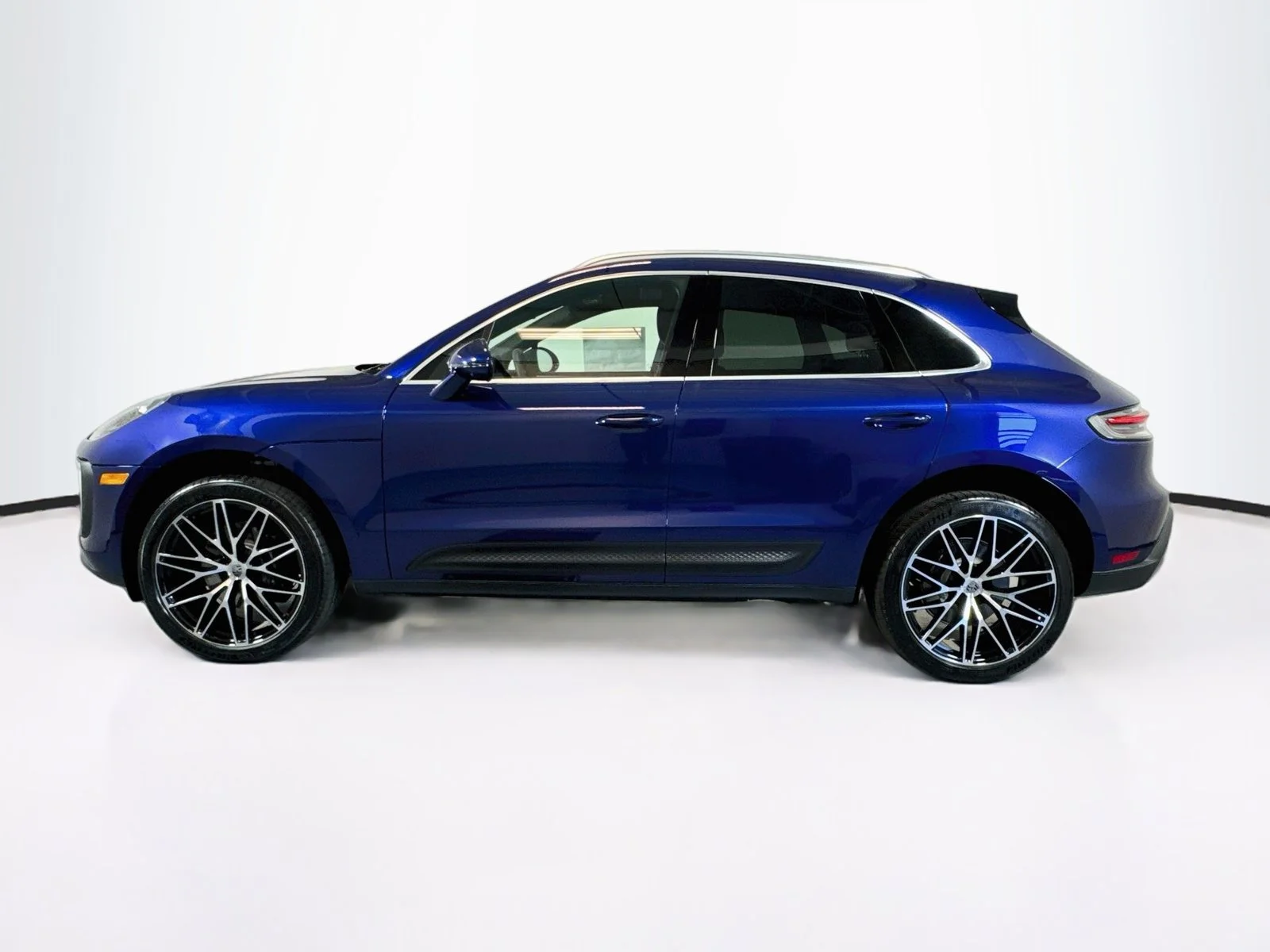 New 2026 Gentian Blue Metallic Porsche  image 2