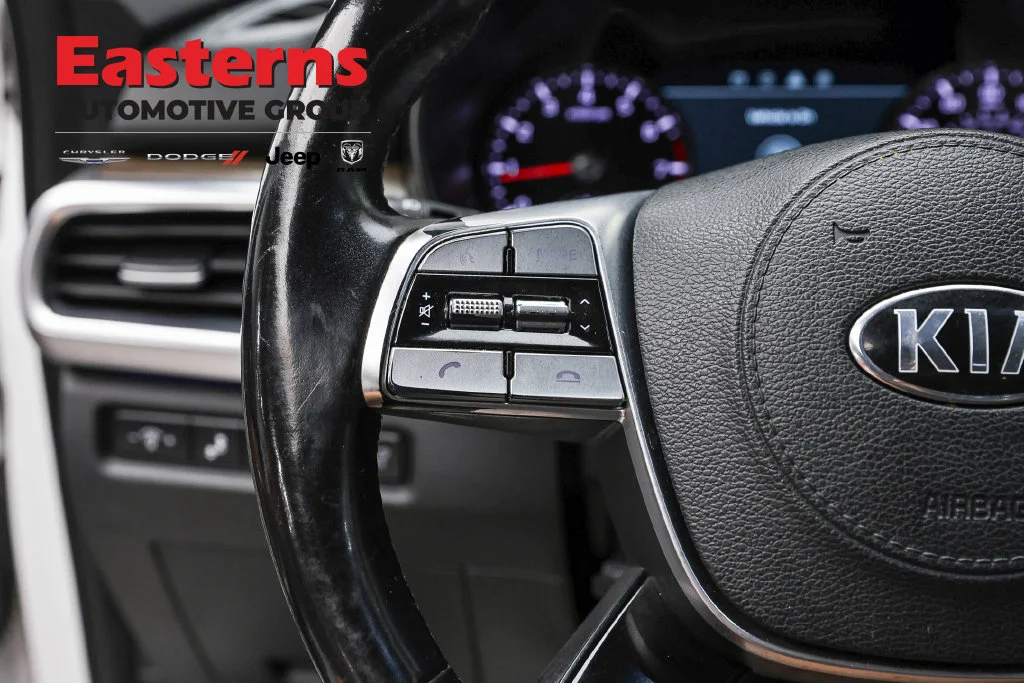 Used 2020 White Kia SX image 16