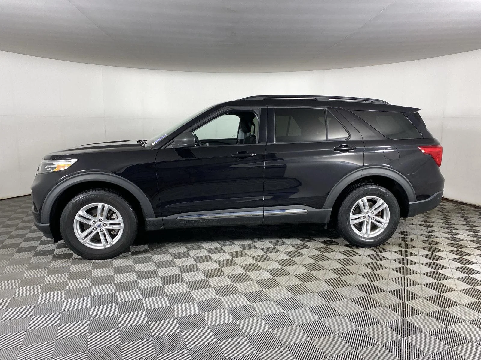 Used 2022 Agate Black Ford XLT image 7