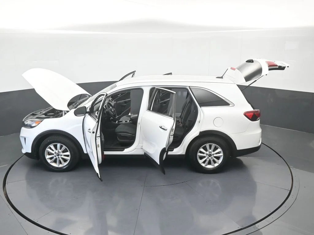 Used 2020 Snow White Pearl Kia LX image 58