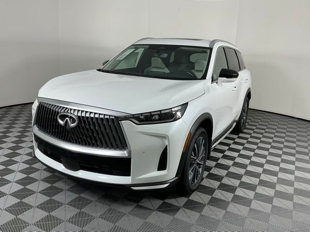 Certified Used 2026 White INFINITI LUXE image 3