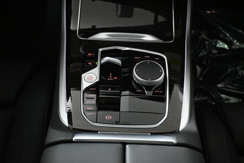 New 2026 Black Sapphire Metallic BMW xDrive40i image 24