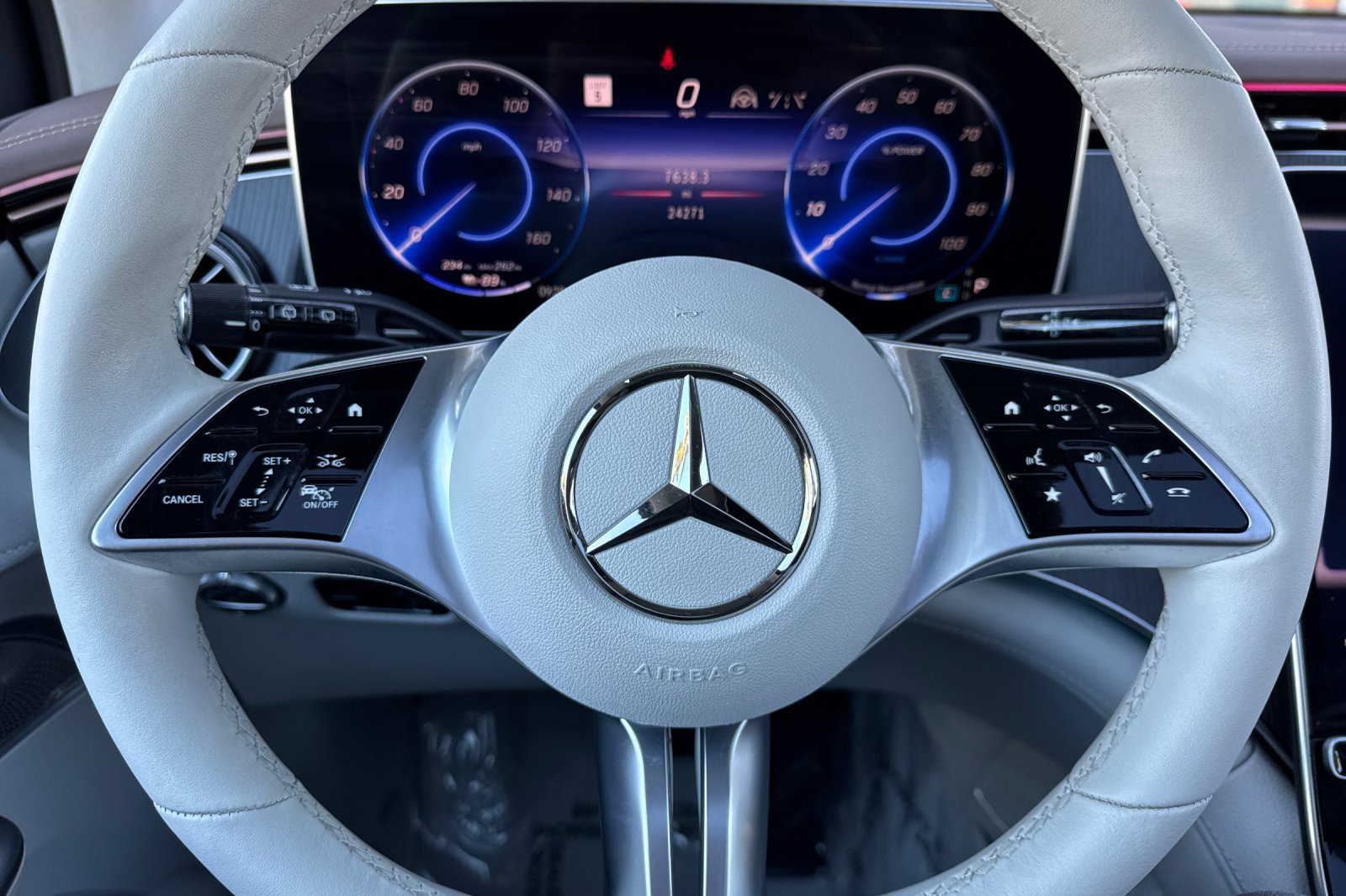Certified Used 2023 Black Mercedes-Benz 500 SUV image 24