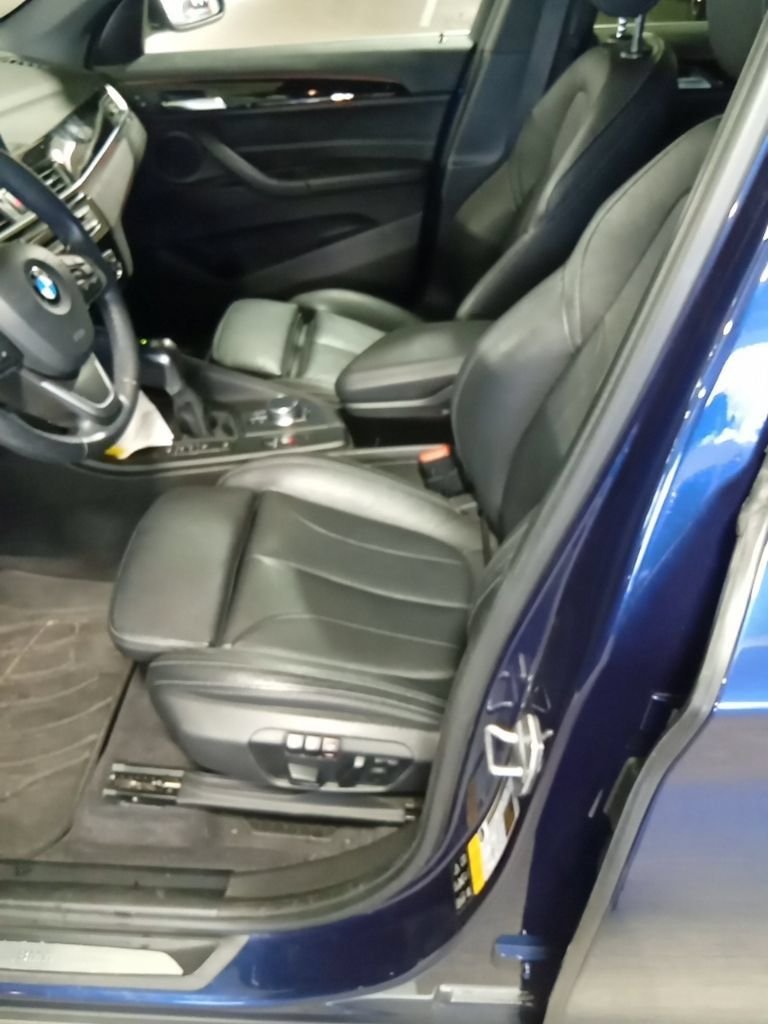 Used 2018 Blue Metallic BMW xDrive28i image 9