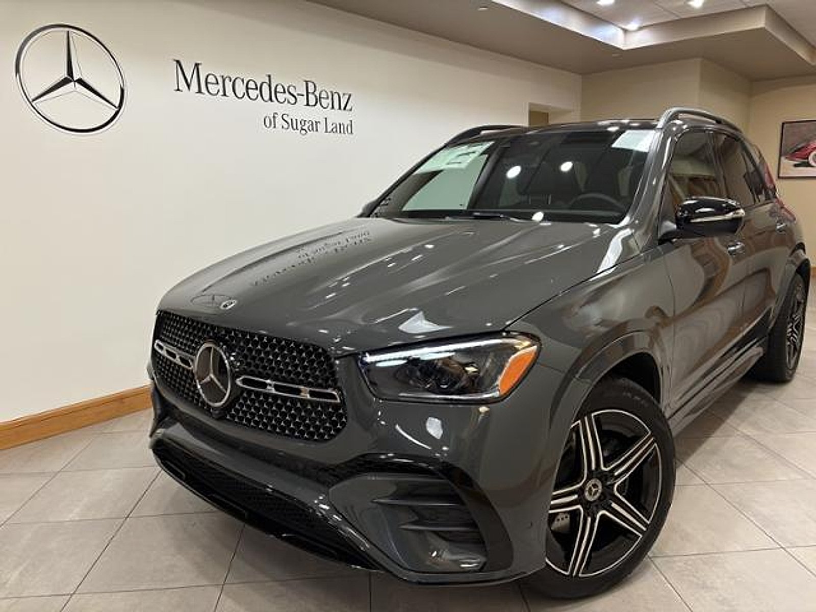 New 2026 MANUFAKTUR Silicon Grey Mercedes-Benz 4MATIC® image 1