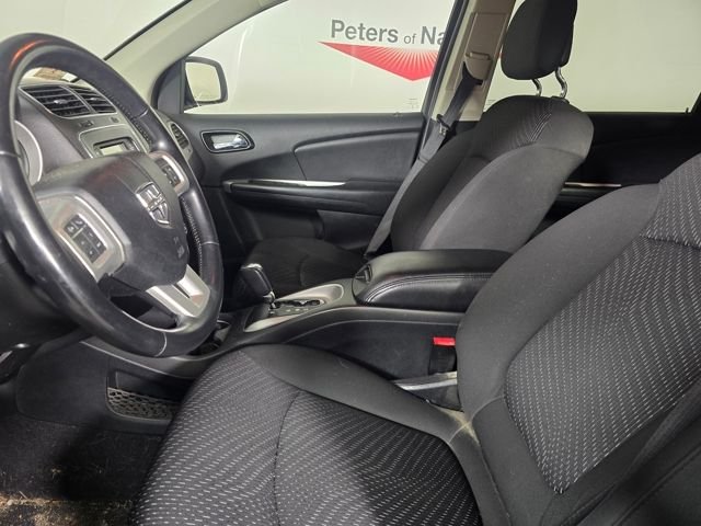 Used 2018 Pitch Black Clearcoat Dodge SE image 5
