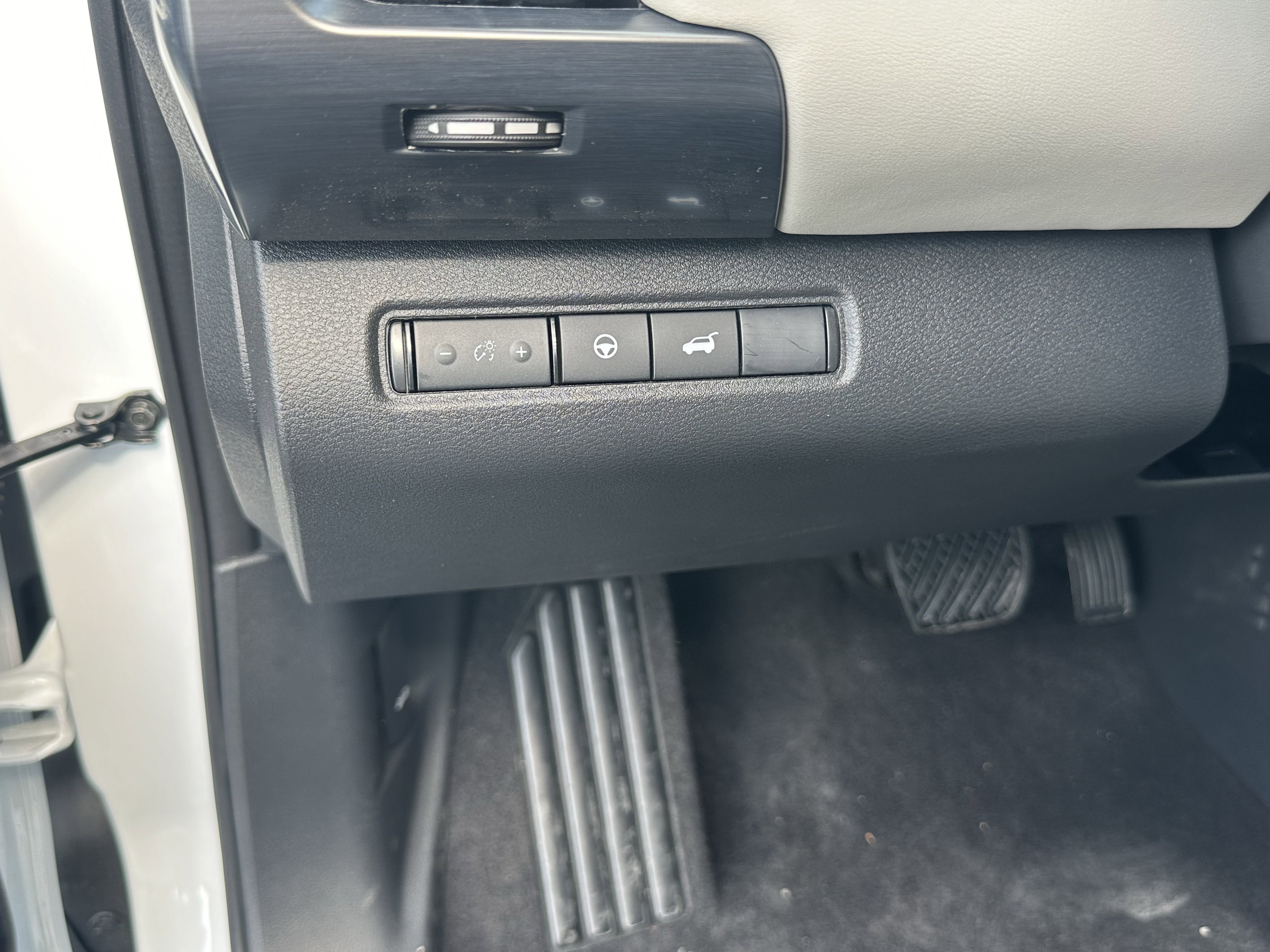 New 2026 Everest White Pearl Tricoat Nissan SL image 30