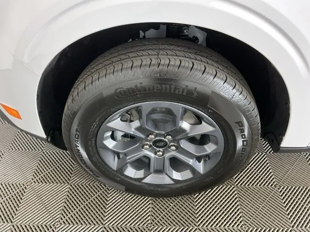 New 2026 Oxford White Ford XLT image 30