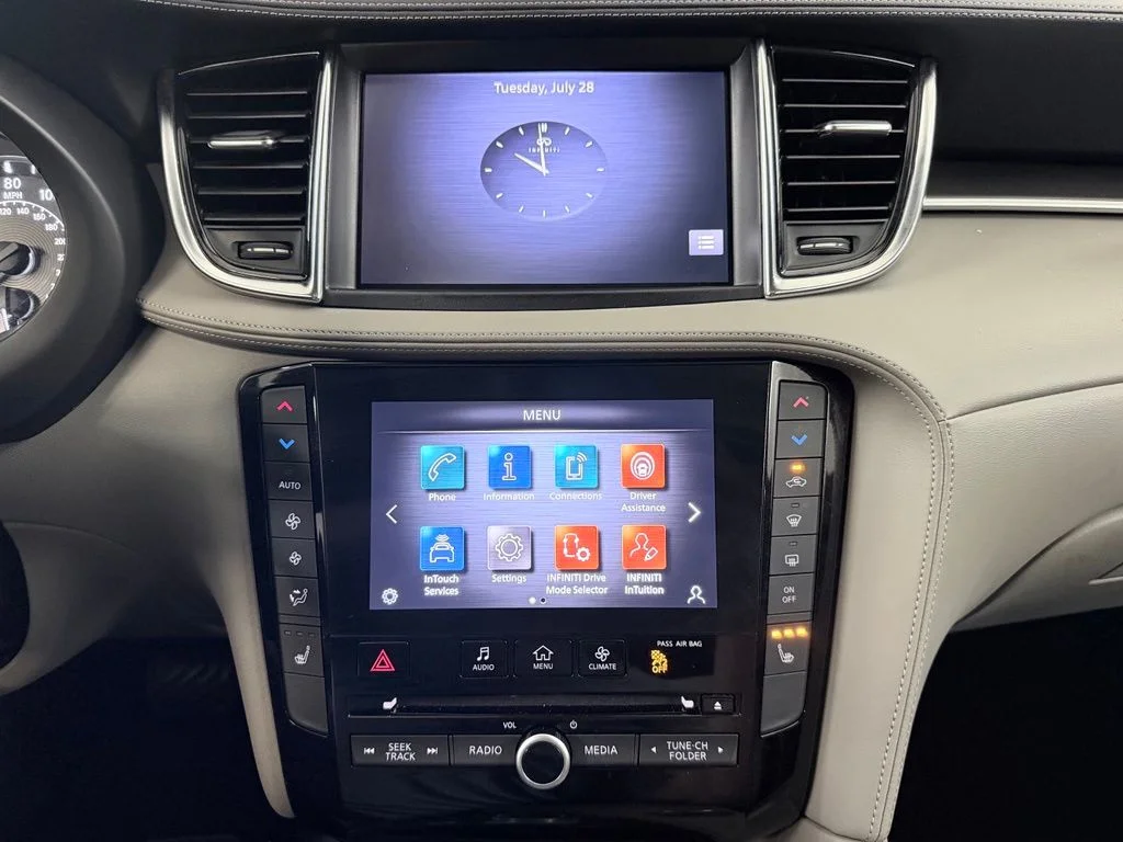 Used 2023 Gray INFINITI LUXE image 16