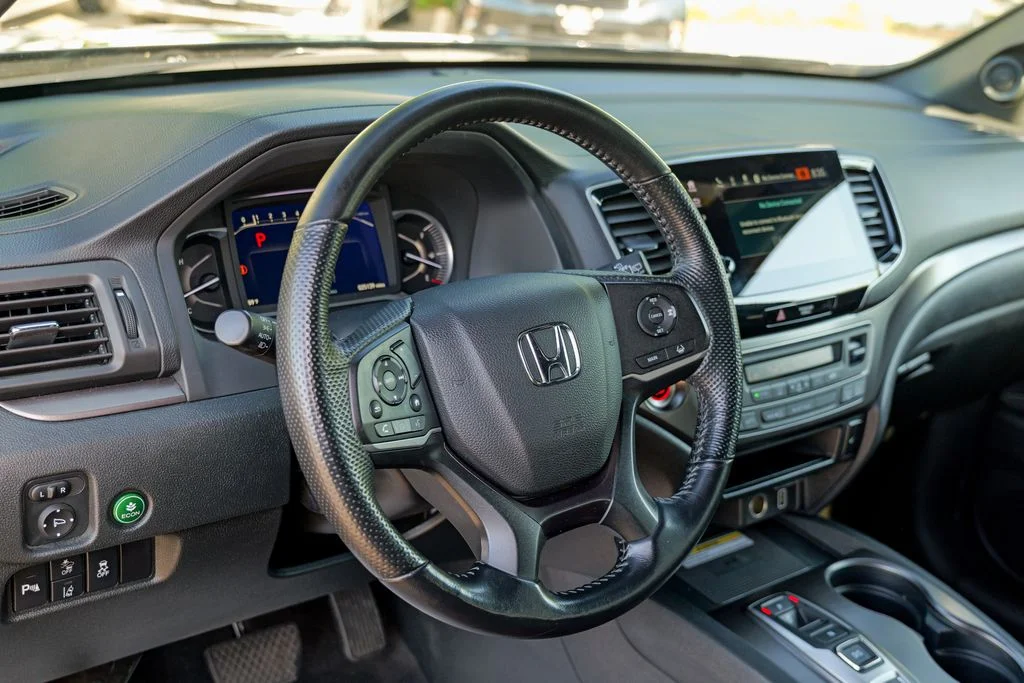 Used 2023 Black Honda EX-L image 20