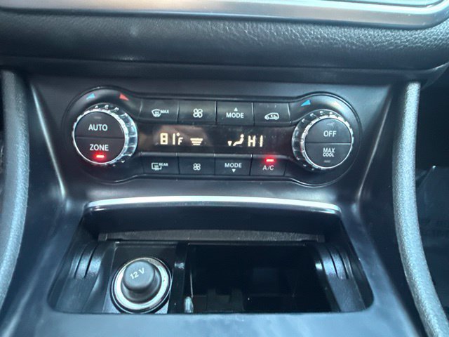 Used 2019 White Mercedes-Benz GLA 250 image 18