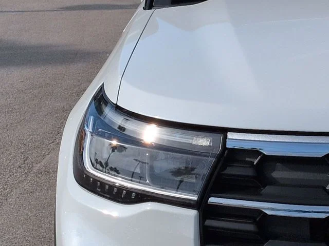 New 2026 Star White Metallic Tri-Coat Ford Active image 10