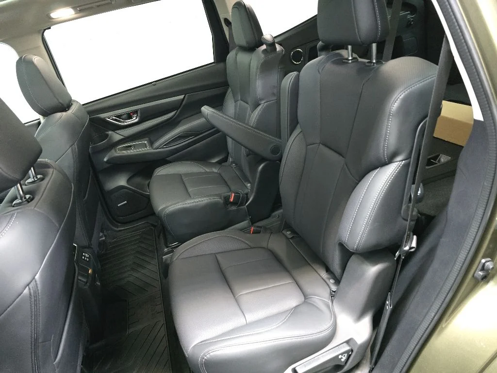 Used 2025 Green Metallic Subaru Limited image 32