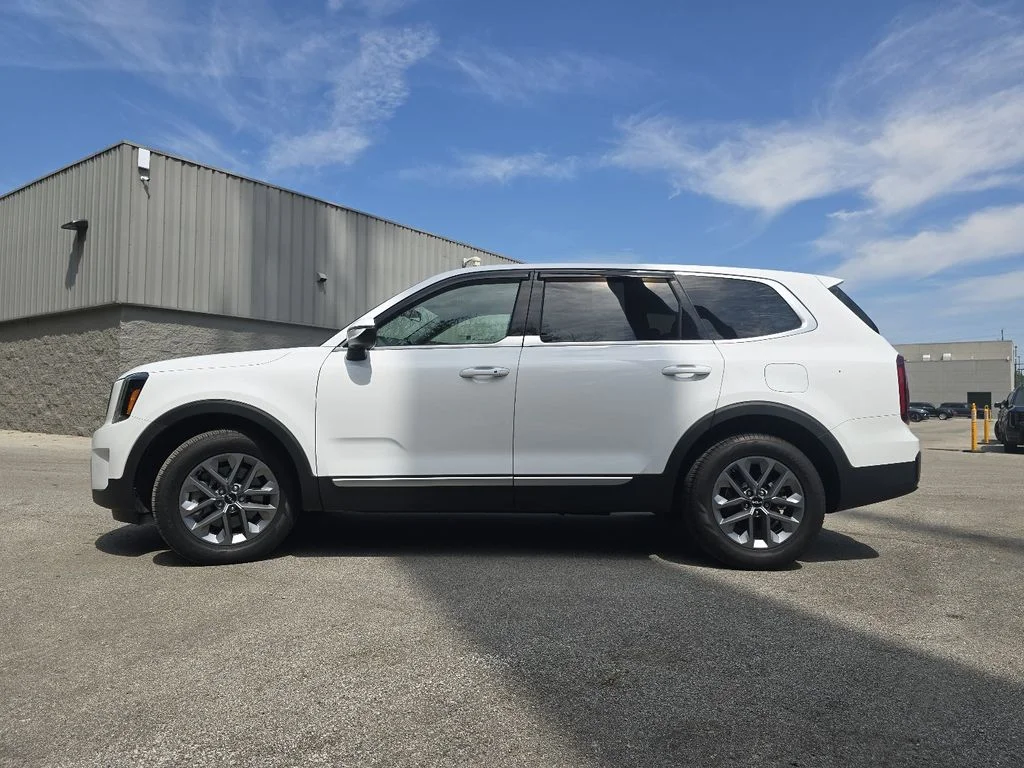 Used 2024 White Kia LX image 13