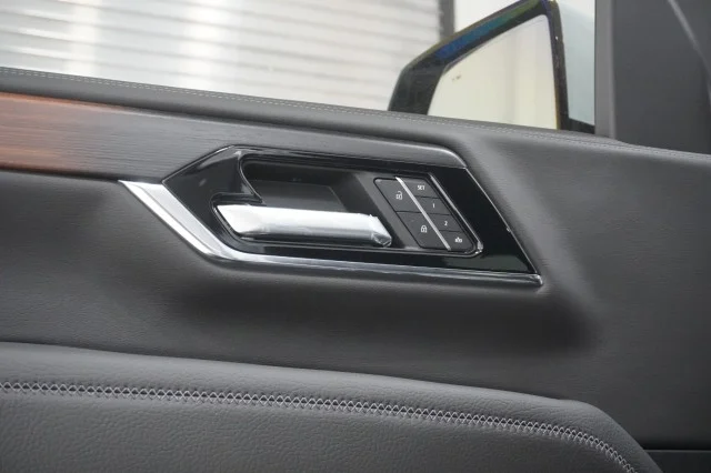 2026 GMC Yukon XL Denali - Photo 17