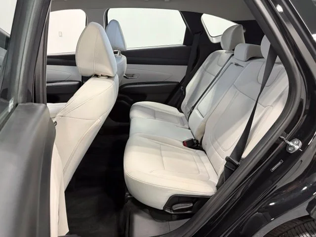 Used 2025 Black Hyundai SE image 27