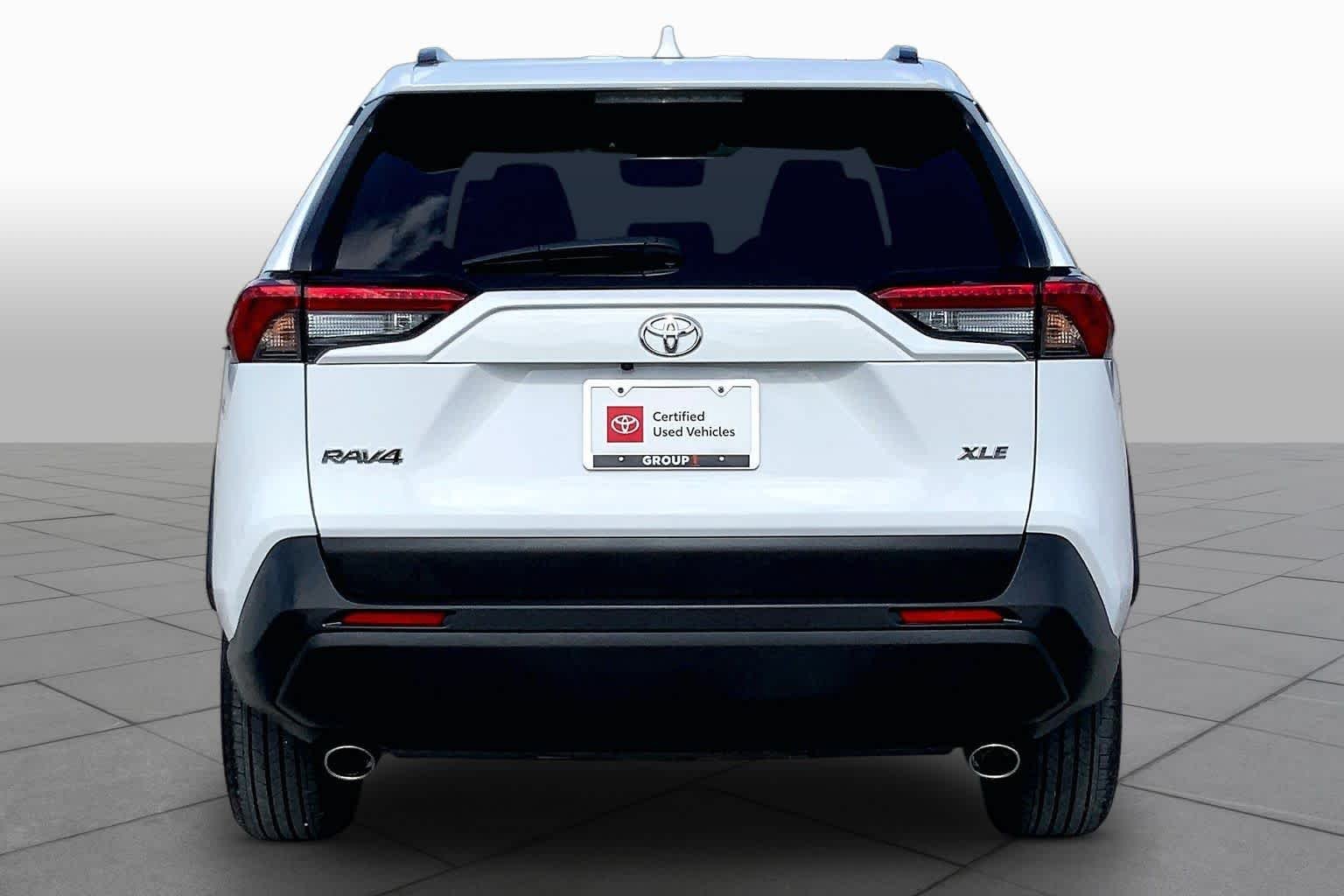 Used 2024 Ice Cap Toyota XLE image 5
