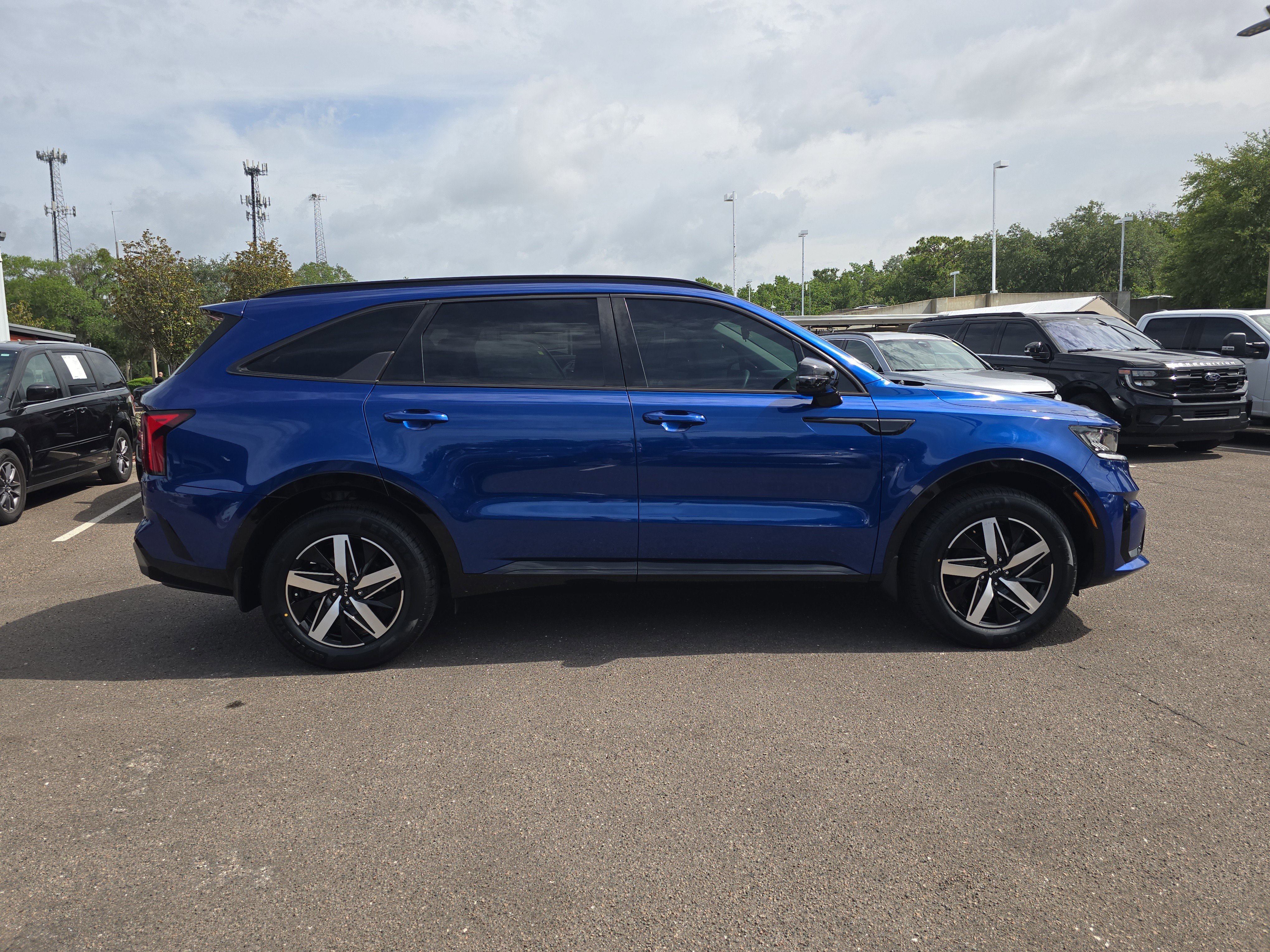 Certified Used 2022 Sapphire Blue Kia EX image 9