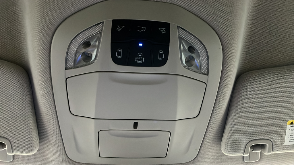 Used 2024 Silver Mist Clearcoat Chrysler Touring L image 33