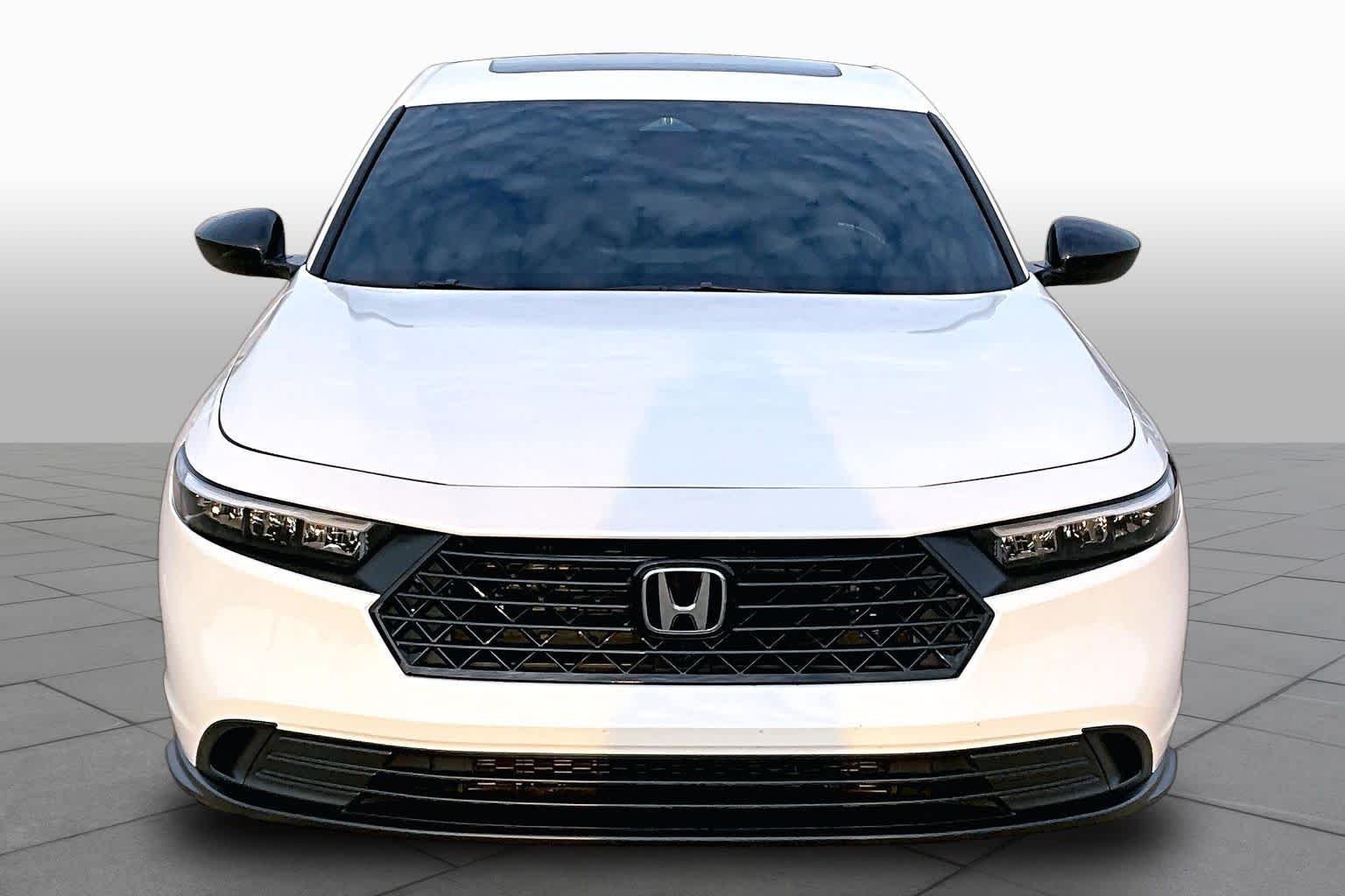 Certified Used 2023 Platinum White Pearl Honda Sport image 4