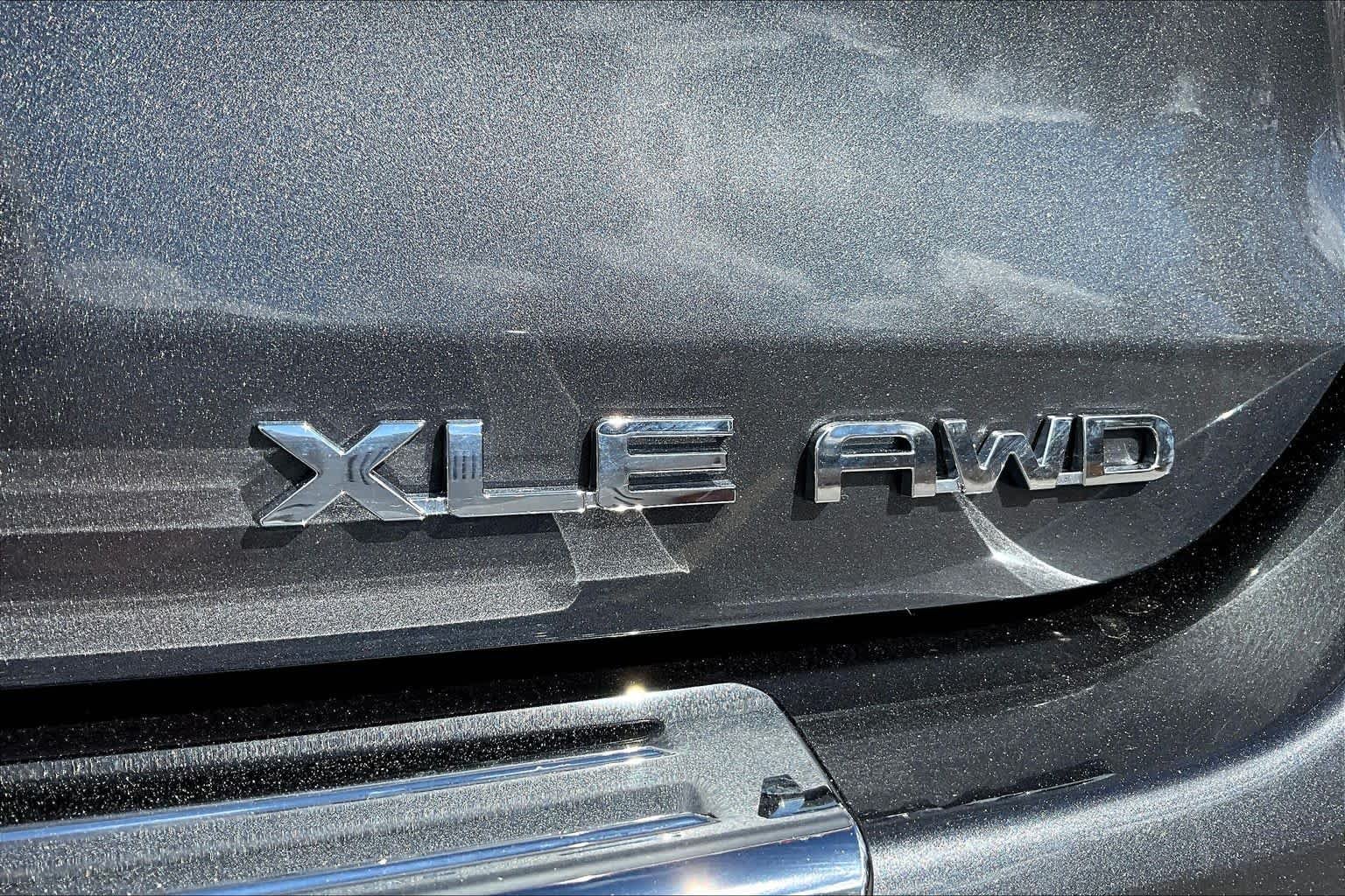 2025 Toyota Highlander XLE - Photo 10