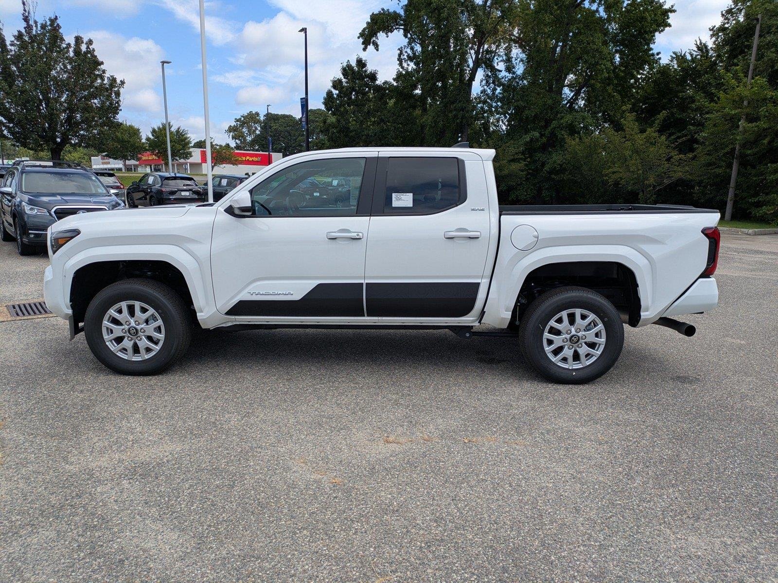 2026 Toyota Tacoma SR5 - Photo 7