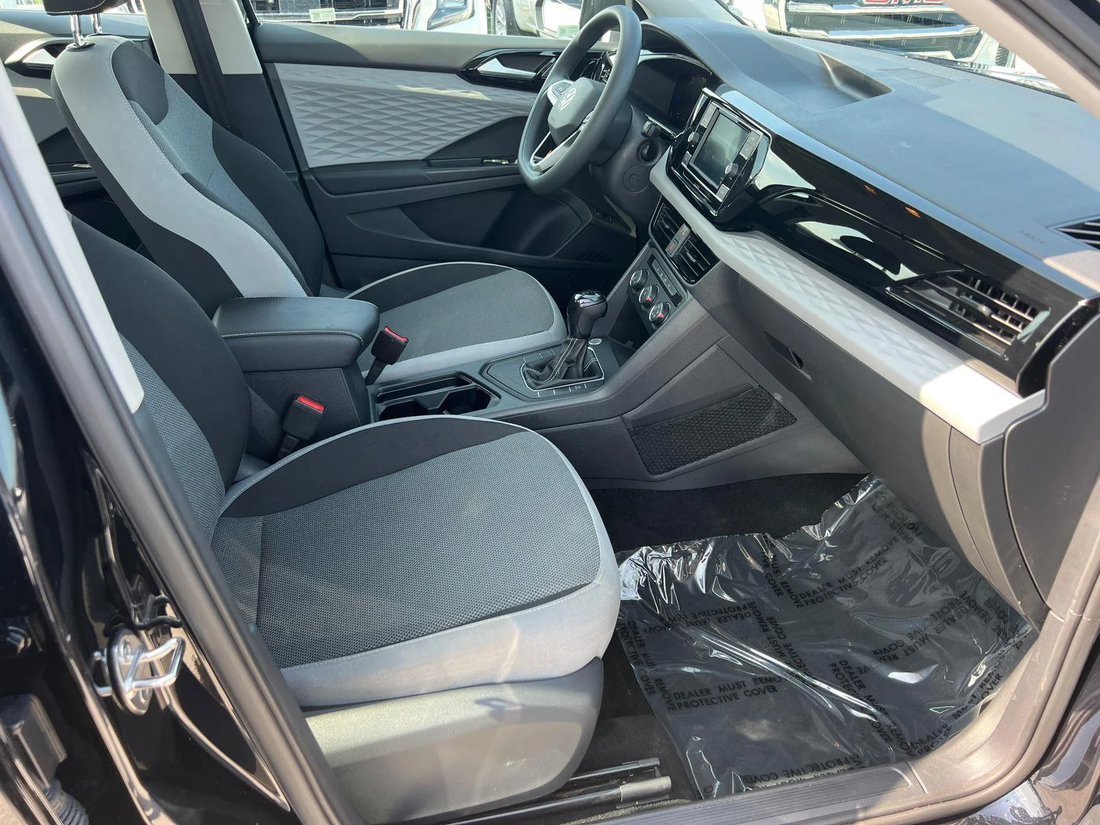 Used 2022 BLACK Volkswagen S image 13