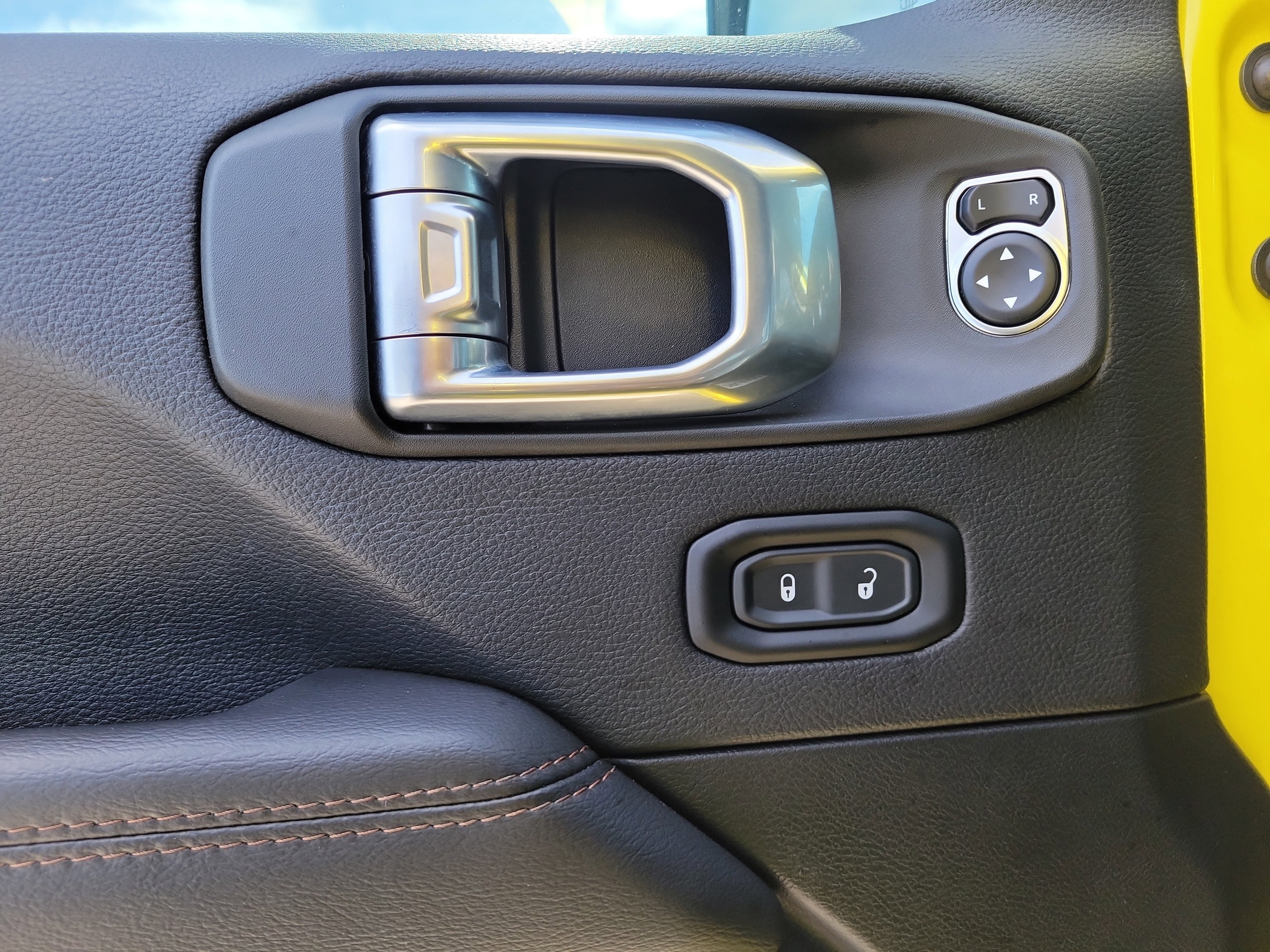 Used 2023 High Velocity Clearcoat Jeep Rubicon 392 image 12