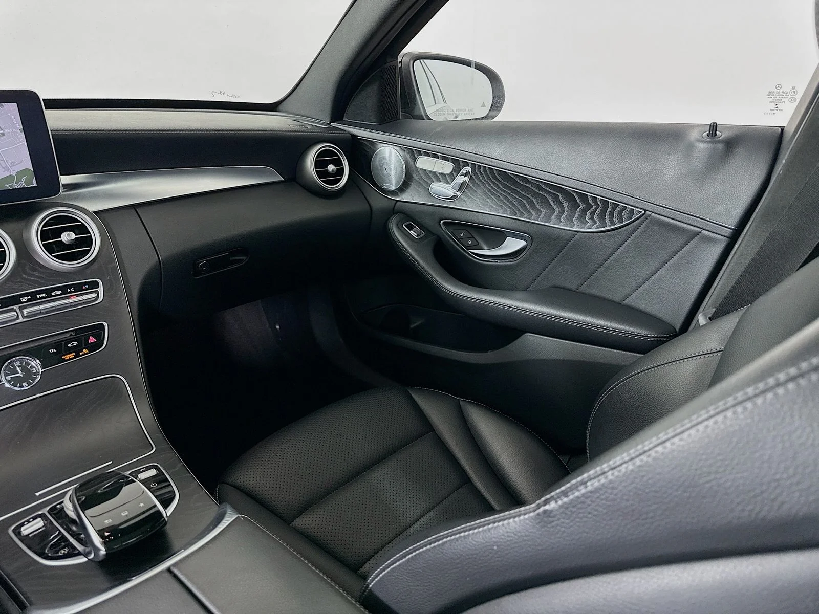 Used 2016  Mercedes-Benz  image 21