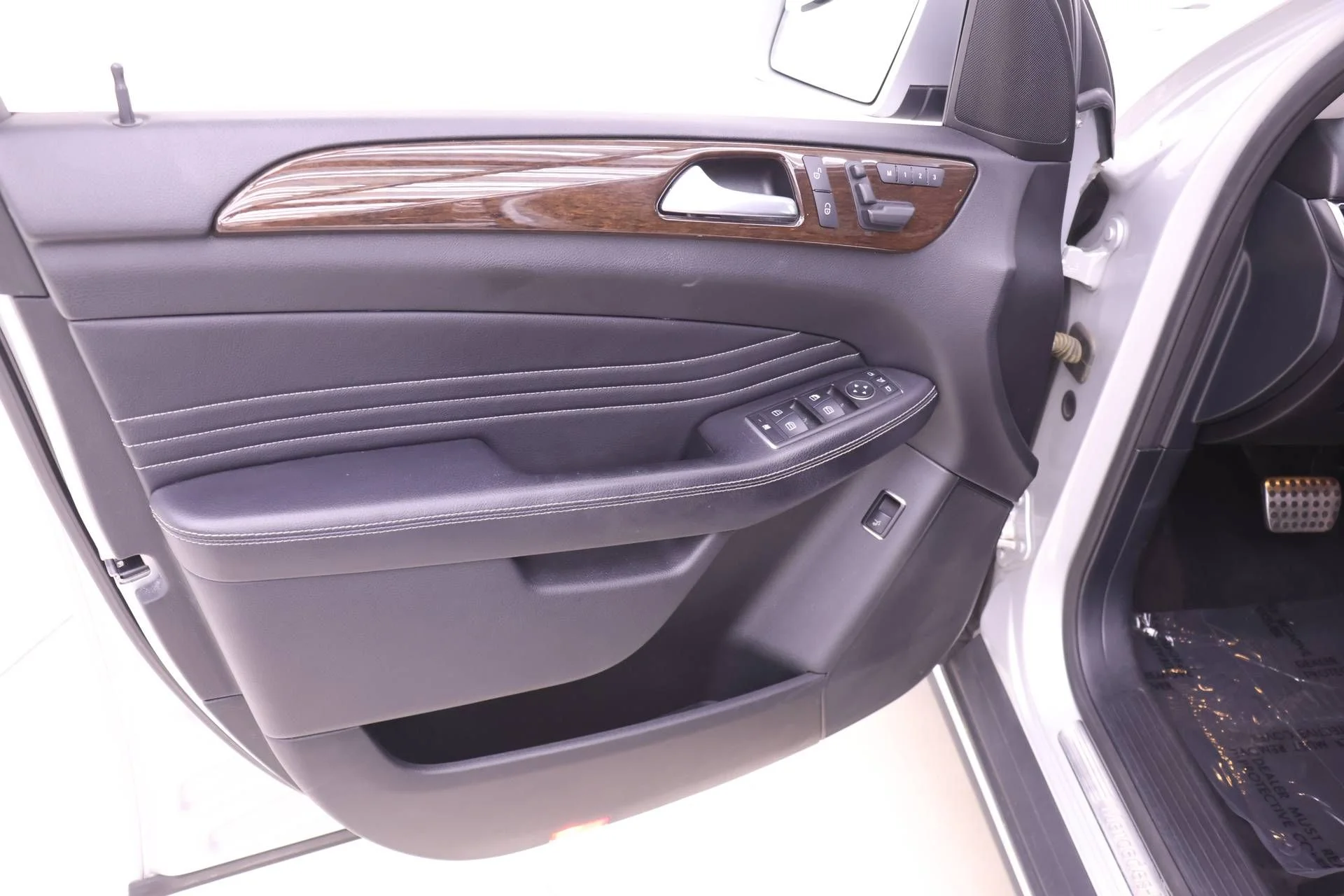 Used 2014 Iridium Silver Metallic Mercedes-Benz ML 350 image 9