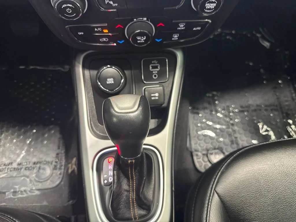 Used 2018 Gray Jeep Latitude image 16