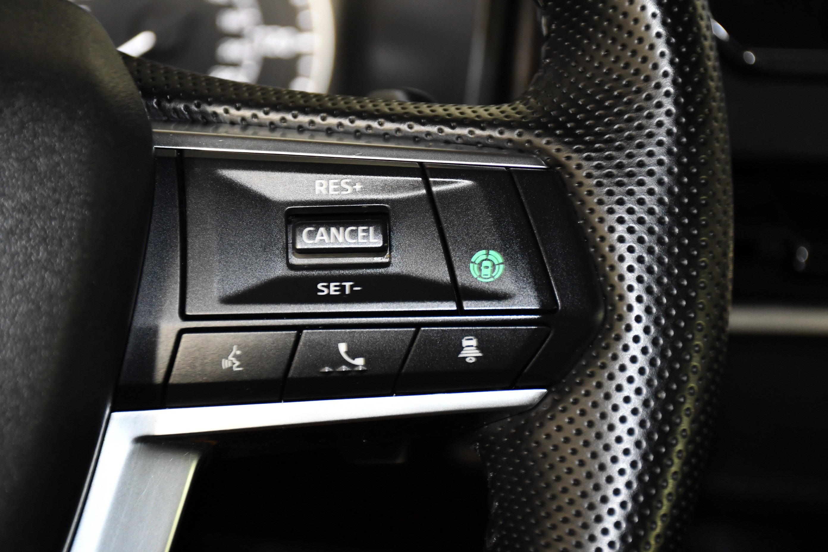 Certified Used 2024 Black Diamond Mitsubishi SE image 21