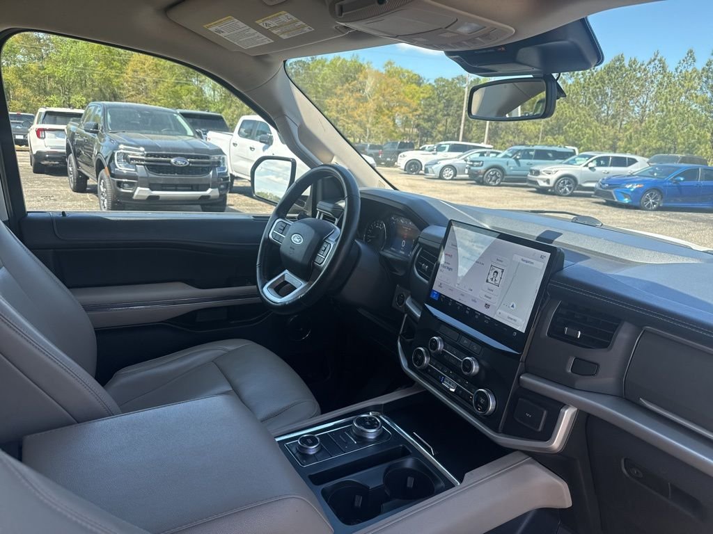 Used 2023 White Ford XLT image 10