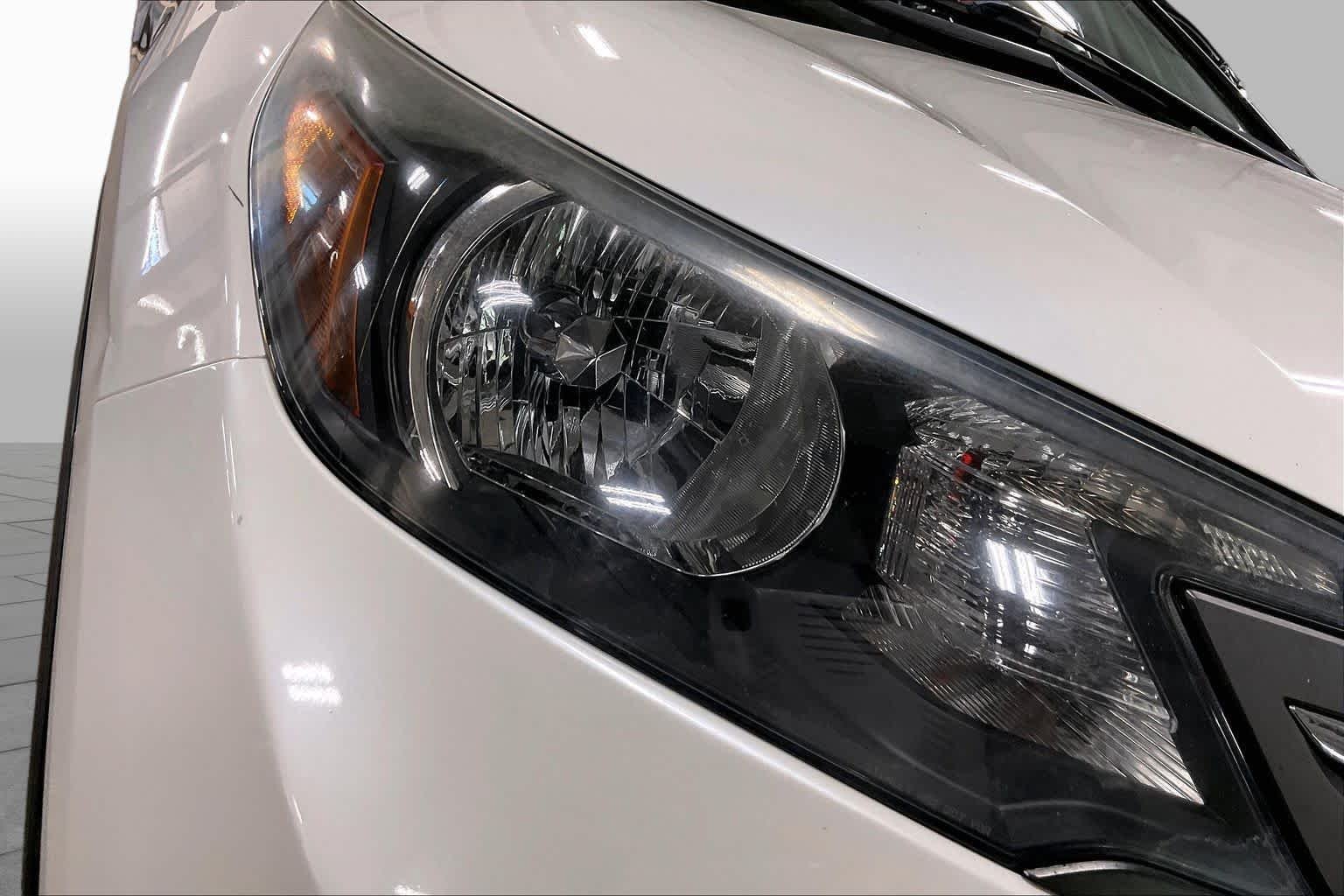 Used 2014 White Diamond Pearl Honda EX image 28