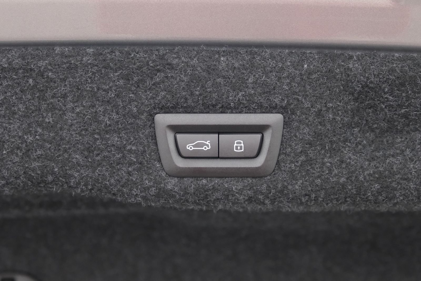 New 2027 Oxide Grey Metallic BMW 530i xDrive image 41
