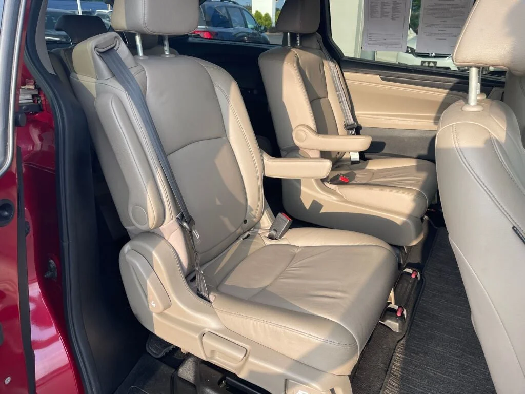 Used 2024 Radiant Red Metallic II Honda EX-L image 31