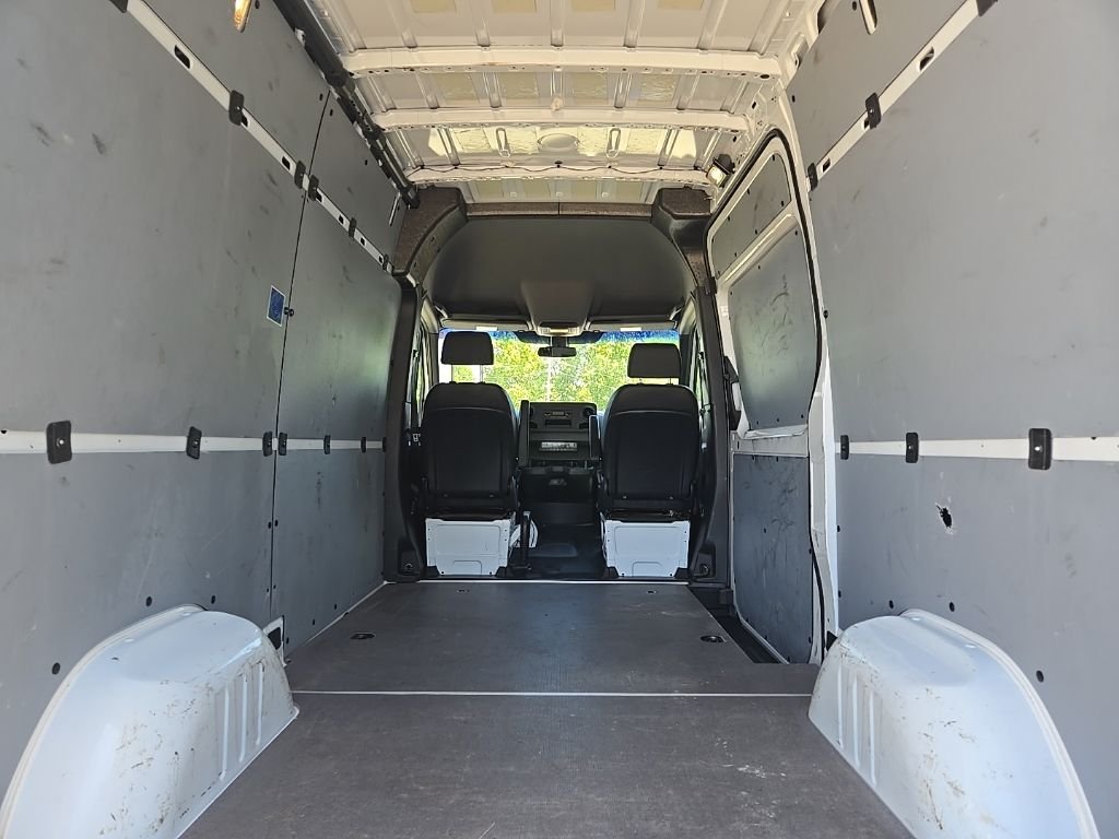 Used 2025  Mercedes-Benz Cargo 144 WB image 76