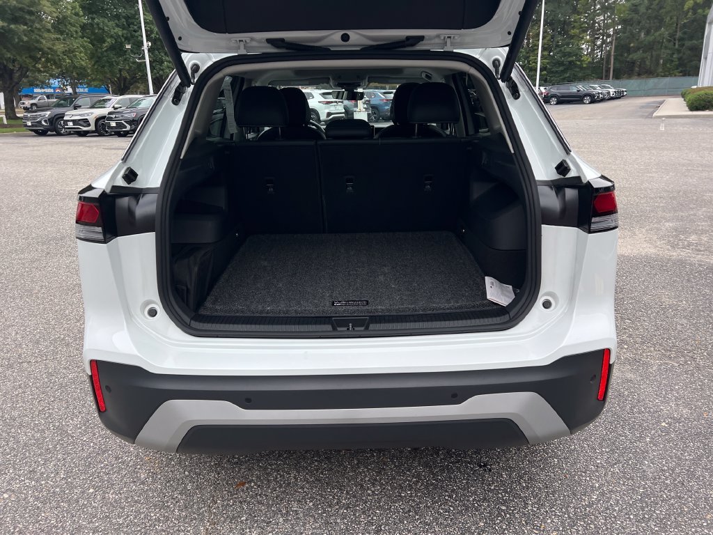 Certified Used 2026 Pure White Volkswagen SE image 27