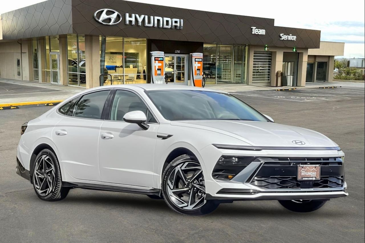 New 2026 White Hyundai SEL Sport image 2