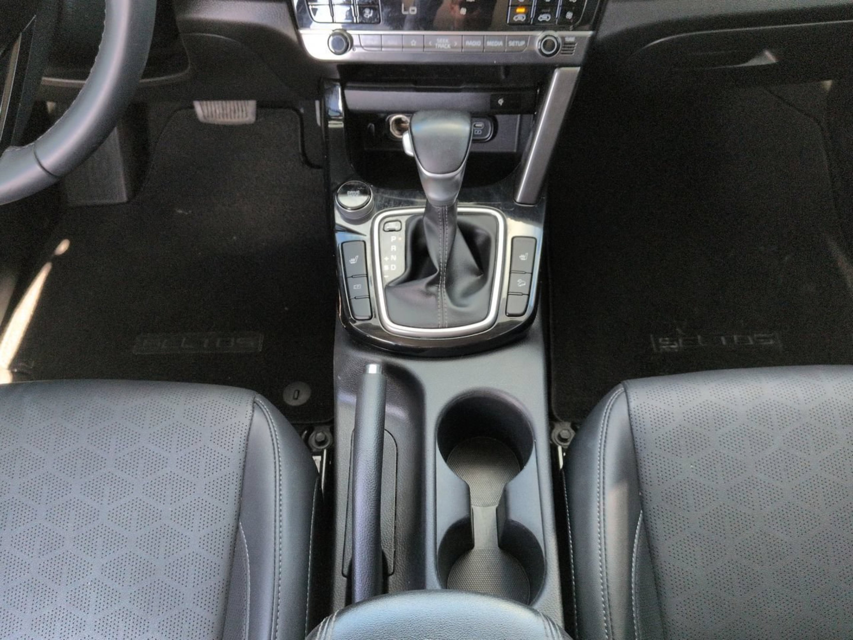 Certified Used 2024 Snow White Pearl Kia EX image 15