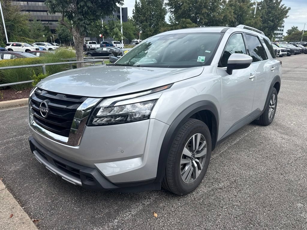 Certified Used 2025 Silver Nissan SL image 7