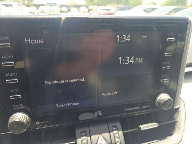 Used 2019  Toyota XLE Premium image 11