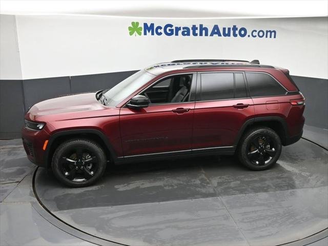 New 2026 Velvet Red Pearl-Coat Exterior Paint Jeep Limited image 23