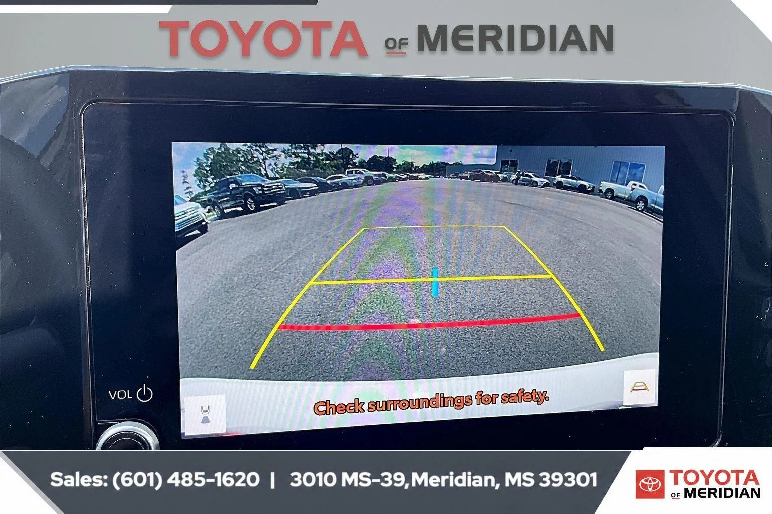 Used 2025 Ice Cap Toyota LE image 15